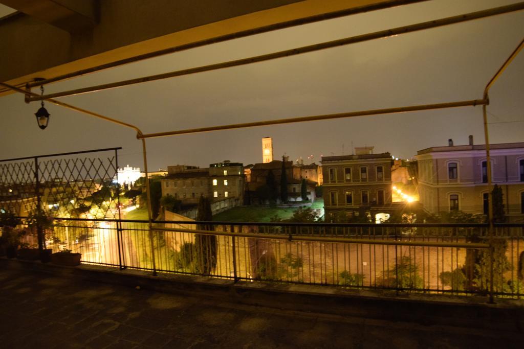 Terrazza Sotto Le Stelle Rome Ruang foto